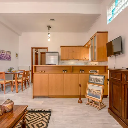 Lavande Apartament