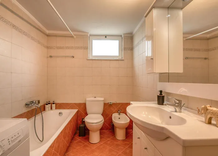 Lavande Apartament *